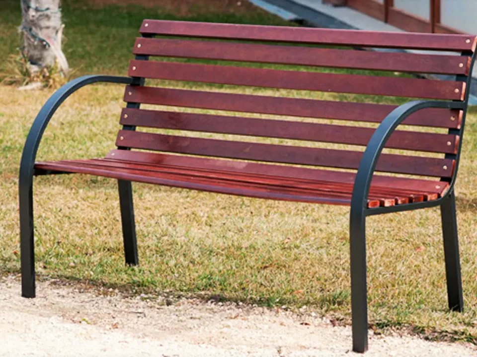 Bordo Ahşap Park Bankı — Ürün
