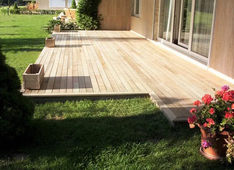 Çim Üstü Ahşap Dek Platformu — Ürün