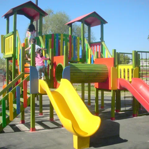 Tünel Geçişli Çift Kaydıraklı Ahşap Oyun Parkı — Ahşap Oyun Parkları