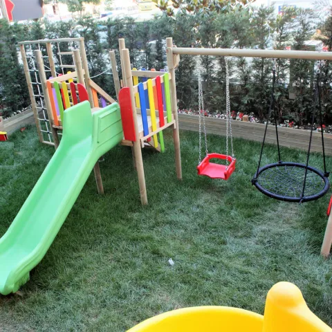 Salıncaklı Kompakt Ahşap Çocuk Oyun Parkı — Ahşap Oyun Parkları