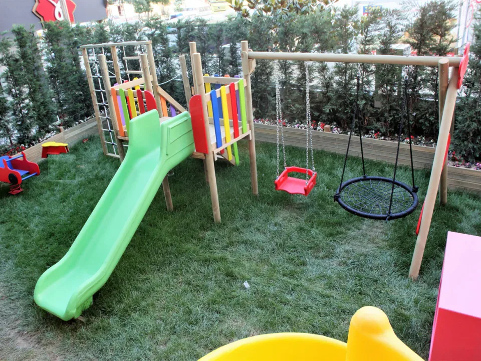 Salıncaklı Kompakt Ahşap Çocuk Oyun Parkı — Ürün