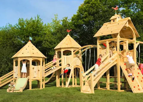 Kale Temalı Çok Kuleli Ahşap Oyun Parkı — Ahşap Oyun Parkları