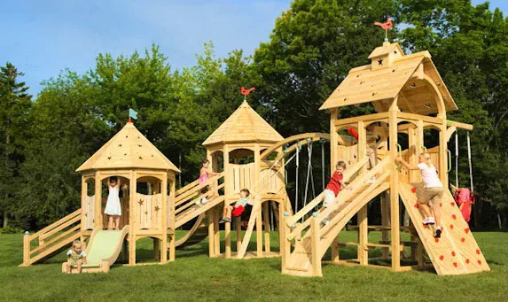 Kale Temalı Çok Kuleli Ahşap Oyun Parkı — Ürün
