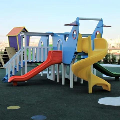 Mavi Gövdeli Ahşap Gemi Oyun Parkı — Ahşap Oyun Parkları