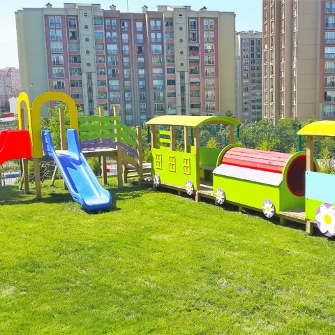 Tren Temalı Köprülü Ahşap Oyun Parkı — Ahşap Oyun Parkları