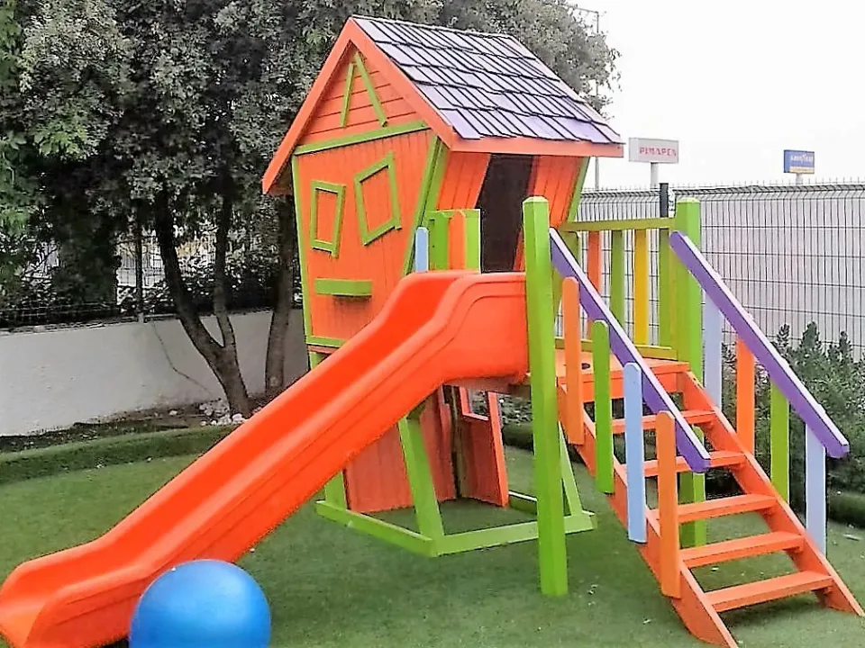 Kaydıraklı Ahşap Oyun Evi — Ürün