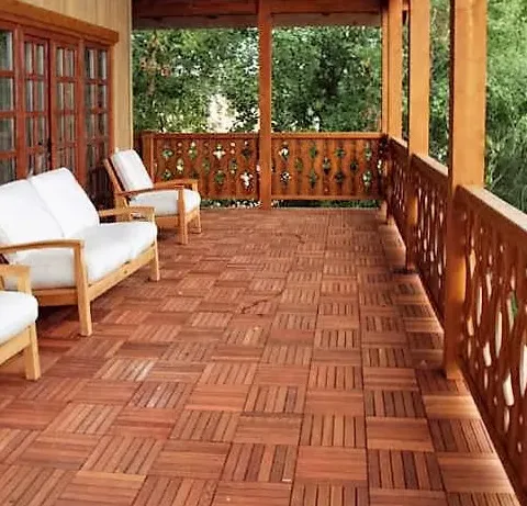 Korkuluklu Ahşap Veranda Dek Döşemesi — Ahşap Dek ve Teras