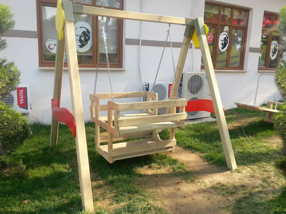 Oturaklı Ahşap Gondol Salıncak — Ürün