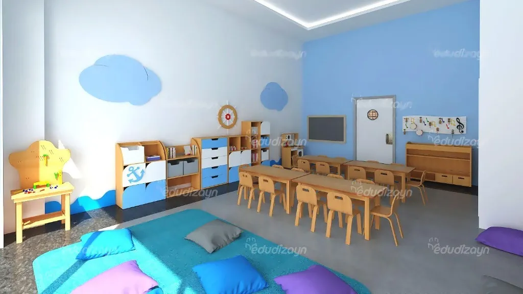 Deniz temalı anaokulu sınıfı — mavi-beyaz dolaplar, ahşap masalar ve renkli yer minderleri