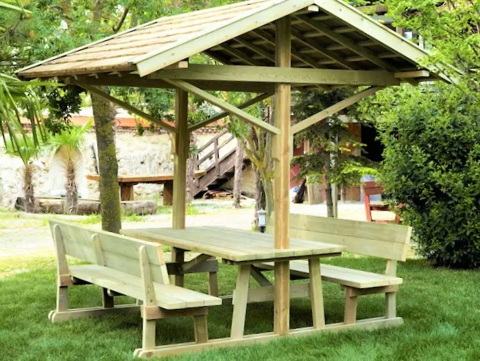 Üstü Kapalı Ahşap Piknik Masası — Ürün